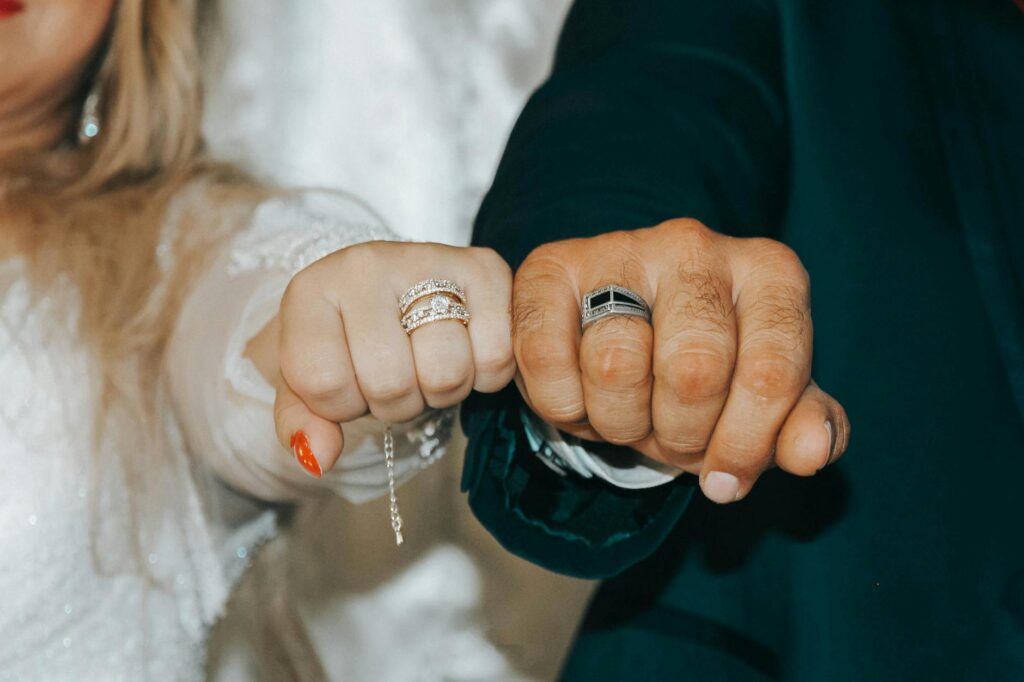 Les traditions noces traditionnelles kabyle explorées par l’influenceur ‘Abrège frère’ lors de sa première visite en Algérie