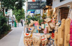 Un magasin d’artisanat traditionnel marocain ouvre ses portes à Cherbourg-en-Cotentin Magasin d'artisanat traditionnel marocain à Cherbourg-en-Cotentin avec divers objets décoratifs et artisanaux
