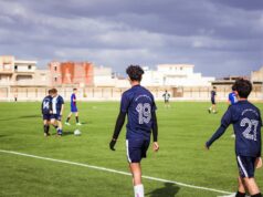 CAN U17 Maroc : un guide pour suivre le parcours de l’équipe nationale Equipe nationale marocaine des moins de 17 ans en train de jouer au football