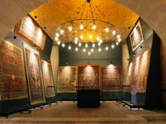 Les collections publiques de tapis marocains au temps du protectorat français : une valorisation récente Moroccan rugs displayed in a museum during French protectorate