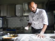Mohamed Cheikh, vainqueur de « Top Chef » en 2021 : la révolution de la cuisine algérienne Mohamed Cheikh, Top Chef 2021 winner, revolutionizing Algerian cuisine