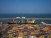 Le Corinthian accoste à Alger : un événement maritime historique incontournable pour les lecteurs maghrébins de la diaspora Corinthian ship docking at the port of Algiers, gathering Maghrebi diaspora members