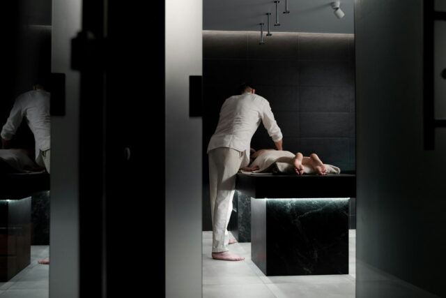 Woman enjoying a modern spa treatment at De A à Zen in Vitré, Bretagne