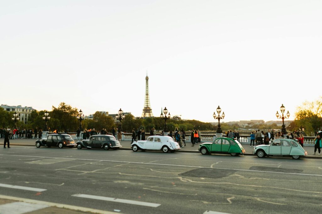 Marocains artisanaux au premier plan à Paris’ Rétromobile 2026 : les voitures traditionnelles marocaines en lumière