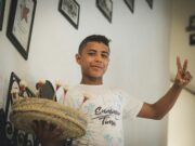 Redécouvrir l’hammam traditionnel tunisien dans un nouveau centre à Sainte-Ménehould Femme tunisienne se baignant dans un hammam traditionnel en France