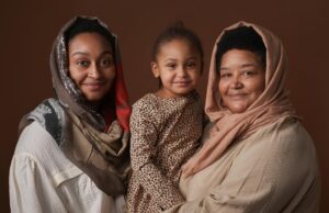 Maghreb-France : une nouvelle génération de femmes maghrébines s’intègre au nouvel équilibre démographique français Nouvelle génération de femmes maghrébines en France s'intègre au nouvel équilibre démographique français