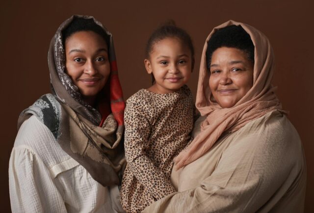 Nouvelle génération de femmes maghrébines en France s'intègre au nouvel équilibre démographique français