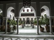 Robes de gala de Brigitte Macron et Tiphaine à Marrakech : style, sensation et sensibilité Brigitte Macron et Tiphaine portant des robes de gala à Marrakech