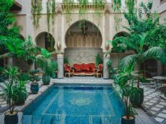 Le luxe marocain en pleine expansion : le Waldorf Astoria Rabat-Salé au regard du monde entier Waldorf Astoria Rabat-Salé 5-star hotel showcasing Moroccan luxury, pool, and garden