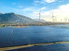 Intensification du partenariat Sonatrach-Oman dans les énergies renouvelables : un bond en avant pour la collaboration énergétique maghrébino-omanienne Sonatrach and Oman leaders shaking hands over renewable energy project