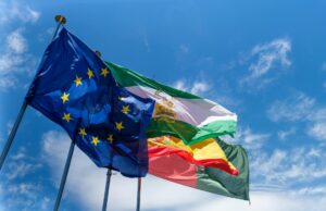 Gaming: le Maroc et l’UE signent un accord stratégique pour la filière ‘2030’ : impact sur l’industrie du jeu vidéo en Afrique du Nord Maroc et UE signant un accord pour la filière numérique '2030' avec des développeurs de jeux vidéo en arrière-plan