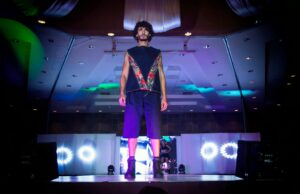 Zeus, la figure virale du luxe en pleine sensation durant la Fashion Week Tunisienne Zeus brand showcasing luxury clothing during Tunisian Fashion Week