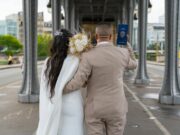 Demande de nullité de mariage religieux : quelles sont les conséquences pour un couple Maghrébin en France ? Doublure de mariage religieux Maghreb en France : deux conjoints en train de discuter dans une chambre