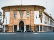 Jack Lang en Maroc : l’ex-ministre français accusé d’abus financier Jack Lang en Maroc, accusé d'abus financier. Ex-ministre français en présence de représentants marocains