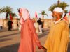 Modernité et tradition dans le monde de la mode au Maghreb : un dialogue harmonieux woman wearing a djellaba in a modern setting