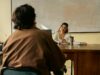 Le Ministère de l’Éducation nationale présente sa liste noire : Protection des enfants en France Enseignant français accusé sur fond noir liste noire
