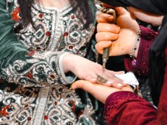 Le nouveau style au salon de Chasseneuil-du-Poitou : évolution du mariage traditionnel Nouveau mariage traditionnel maghrébin au salon de Chasseneuil-Poitou avec une décoration moderne