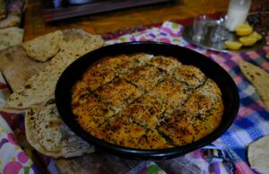 Ramadan 2026 : Découvrez plus de 50 recettes maghrébines pour le Ftour traditional maghreb dishes for ftour, colorful plates with harissa and couscous