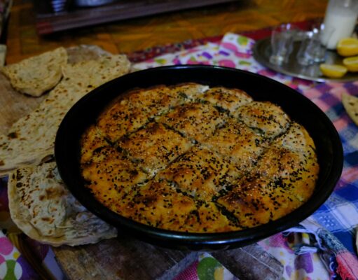 Ramadan 2026 : Découvrez plus de 50 recettes maghrébines pour le Ftour traditional maghreb dishes for ftour, colorful plates with harissa and couscous
