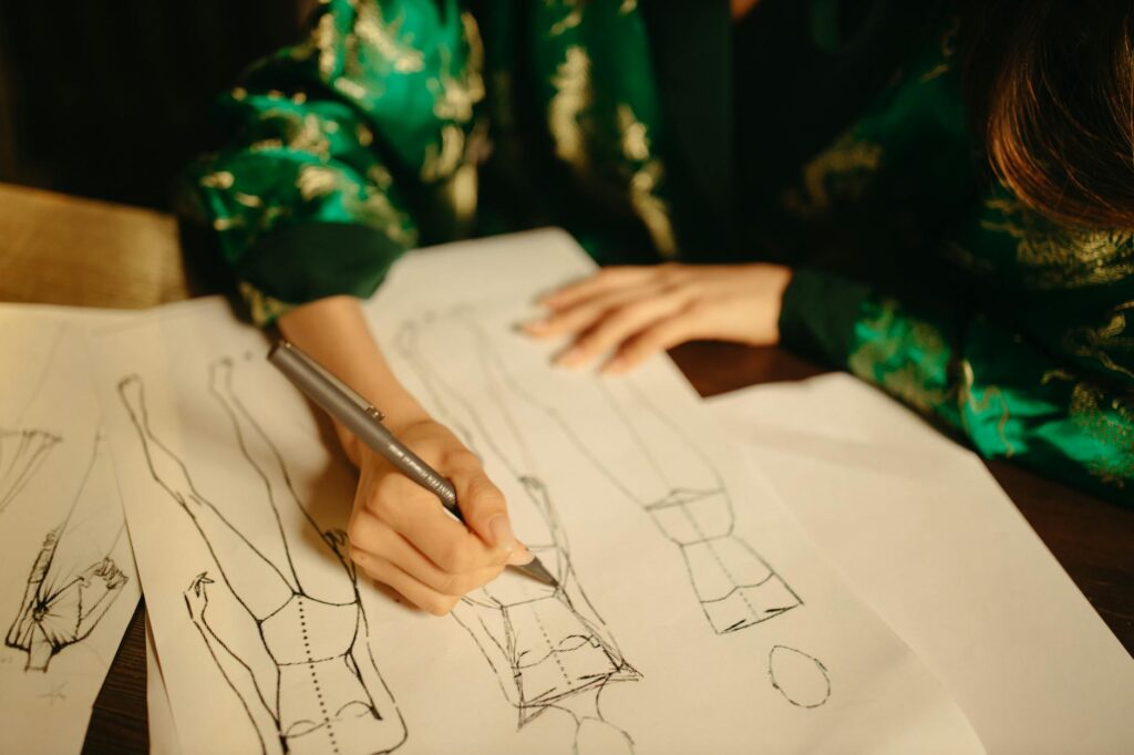 Reda Faklani: le designer belge qui fusionne héritage marocain et mode masculine