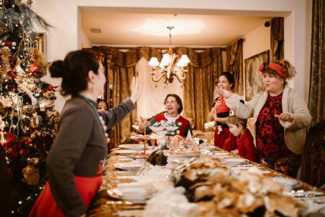 Famille maghrébine au dîner en France - Impact démographique de l'immigration maghrébine sur la nouvelle équilibre
