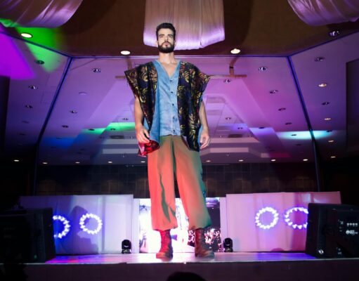 Reda Faklani, « L’élégance universelle » : fusion de héritage marocain, textile et mode masculin liégeois Reda Faklani presenting Moroccan-inspired high-end men's fashion in Liège