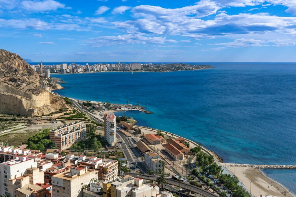Le dialogue culturel renforcé entre le Maroc et l’Espagne à Alicante : un nouvel éclat de solidarité entre les communautés maghrébines en diaspora
