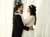 Découvrez les nouveaux modes à découvrir au salon du mariage traditionnel de Chasseneuil-du-Poitou Couple à l'événement du salon de mariage traditionnel Chasseneuil-du-Poitou, découvrant les nouveaux modes