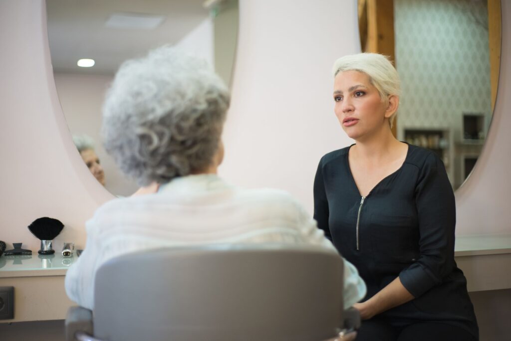 Les Cheveux Gris et la Santé Anticancer : Découvrez les Bénéfices pour votre Santé