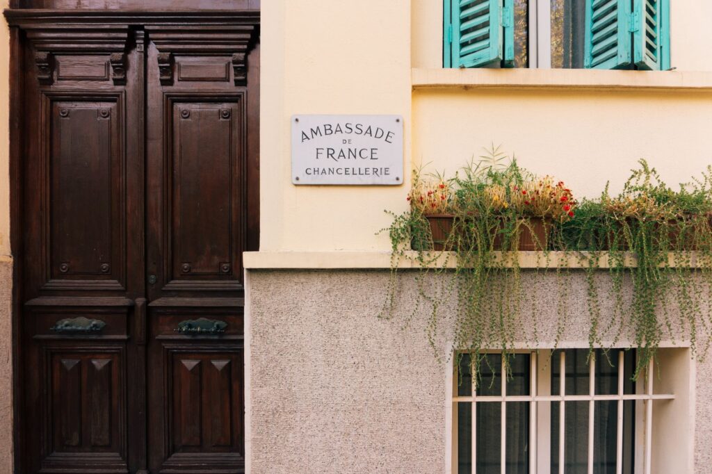 Le nouveau traité d’amitié entre le Maroc et la France : une relation équilibrée entre deux partenaires stratégiques