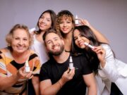 Un Nouvel Institut De Beauté Sur Mesure À Langueux : Une Opportunité Pour La Communauté Maghrébine Maghrebi women receiving personalized skincare at new beauty institute in Langueux