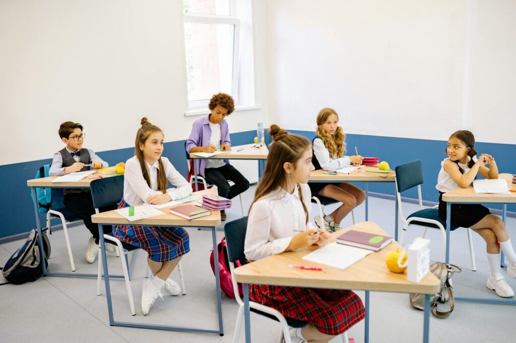 Encourager la mixité sociale grâce aux jumelages d’écoles diversifiées de Marseille