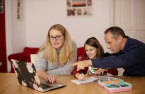 130 Familles Résistent aux Enseignements à Domicile en France : Une Prise de Position Maghrébine 130 familles maghrébines resistant enseignements a domicile france