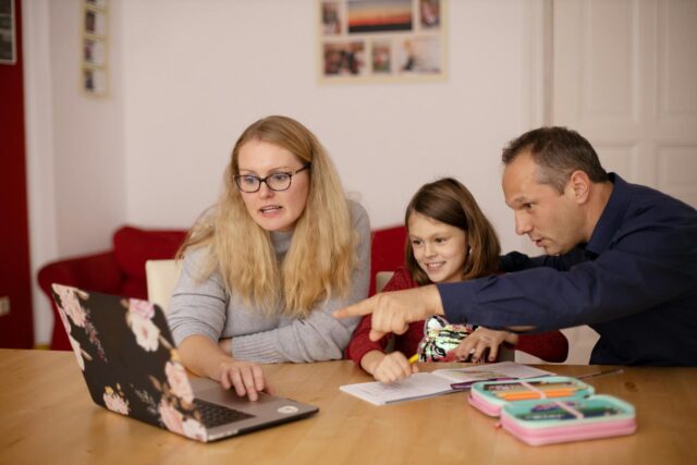 Resistance Enseignement a Domicile Maghreb Diaspora France 130 familles maghrébines resistant enseignements a domicile france