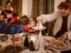 Découvrez les 10 desserts et pâtisseries traditionnels maghrébins à préparer pendant le Ramadan Family enjoying a spread of traditional Maghreb desserts during Ramadan