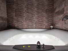 Aquavital SPA Privilège : découvrez un des plus grands spas à 15 minutes de Rouen Aquavital SPA Privilège: luxury spa in Rouen featuring pool, sauna, and massage rooms
