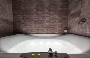 Aquavital SPA Privilège : découvrez un des plus grands spas à 15 minutes de Rouen Aquavital SPA Privilège: luxury spa in Rouen featuring pool, sauna, and massage rooms