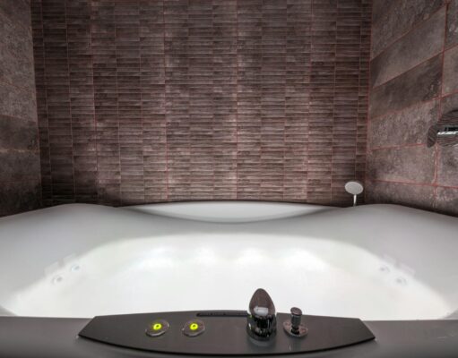Aquavital SPA Privilège : découvrez un des plus grands spas à 15 minutes de Rouen Aquavital SPA Privilège: luxury spa in Rouen featuring pool, sauna, and massage rooms