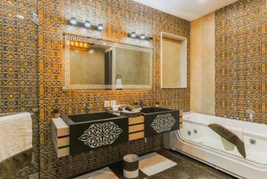 Les spas privatifs réunis sous l’enseigne Mézenc Spa : le bien-être marocain à un pas de Rouen Mézenc Spa à Rouen : Marocains baignant dans un hammam authentique en France