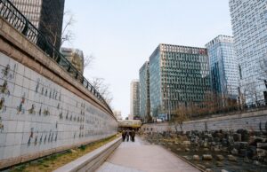 Voyages français en 2026 : Pérou, Corée du Sud et Algérie aux premier plan des destinations inattendues French travelers exploring Peru, South Korea, and Algeria in 2026