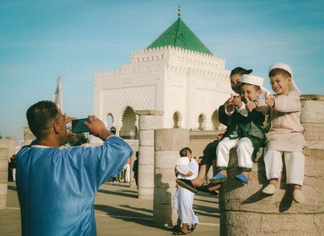 Mohammed Mehdi Bensaid presenting his new cultural vision for Morocco at a conference in Fontainebleau