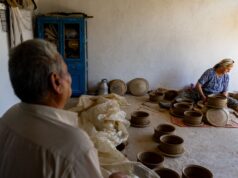 Creative Tunisia : 6 ans de reconstruction de l’artisanat tunisien Tunisian artisans working on handcrafted goods in a studio with natural light