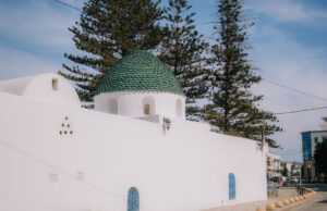 Renaissance de l’artisanat à Sousse : les artistes maghrébins font revivre leur patrimoine culturel post-Covid-19 Artisans maghrébins travaillant dans leur atelier à Sousse, Tunisie