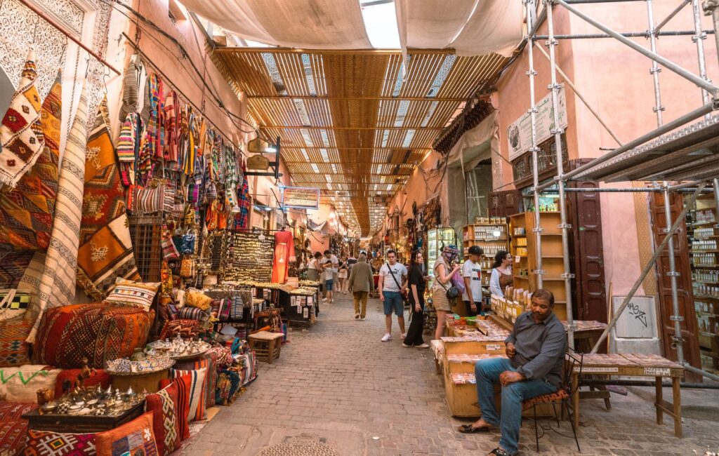 Le tourisme marocain attire les touristes étrangers : enquête sur les destinations populaires