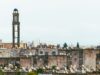 À 2h de Paris, une ville tunisienne devient un paradis pour les retraités Tunisian city paradise for pensioners with picturesque streets and retirees enjoying their new life