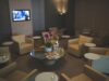 Le salon Première Classe d’Air Algérie à l’Aéroport d’Oran : une expérience inoubliable Visiteurs exploring Air Algerie Premiere Classe lounge in Oran airport