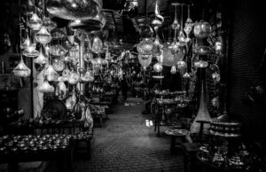 Sousse : La renaissance de l’artisanat marocain post-Covid-19 Artisans marocains de Sousse créant des produits innovants post-Covid-19