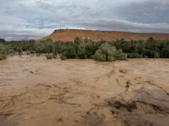 Deux catastrophes naturelles ravagent le Maroc et la Libye : comment les communautés maghrébines se mobilisent en aide Maghrebi community members providing aid to victims of natural disasters in Morocco