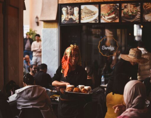 La famille algérienne se reunit pour les Journées Culturelles Marocaines 2026 : Une opportunité unique pour la diaspora maghrébine Famille algérienne réunie lors des Journées Culturelles Marocaines 2026