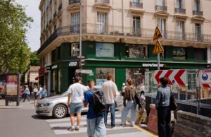 Le Marocain savoureux de Cherbourg-en-Cotentin : une nouvelle boutique dévoile les secrets de l’artisanat marocain Intérieur d'une boutique marocaine à Cherbourg-en-Cotentin avec des objets traditionnels en vue